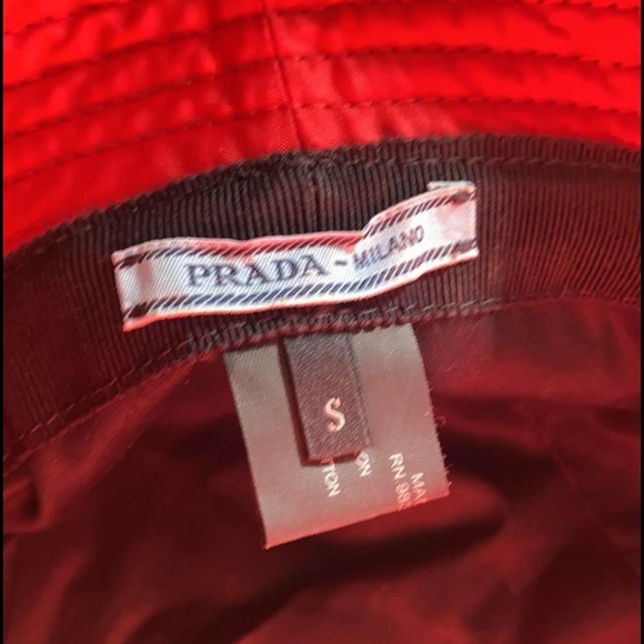 Prada Bucket hat comes with box - Picture 2 of 2